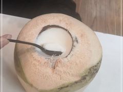 -志龙皇冠吃货椰子铺