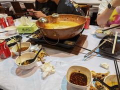 -鲜入围煮花胶鸡海鲜火锅
