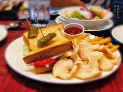 鸡肉三明治-WOLFGANG PUCK KITCHEN & BAR(迪士尼小镇店)