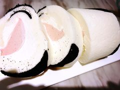 熊猫草莓奶冻卷-KK BAKERY烘焙
