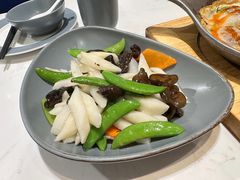 甜豆云耳炒山药-鹿港小镇(金虹桥国际中心店)
