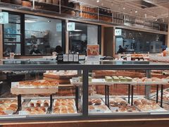 面包甜点陈列柜-七鲜超市(瑞虹天地太阳宫店)