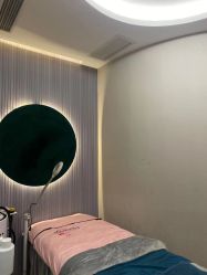 -PE SALON 