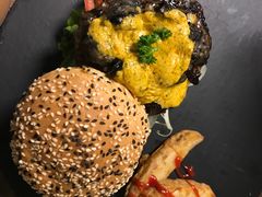 -HIGH FIVE哈福手工汉堡(桂林路店)