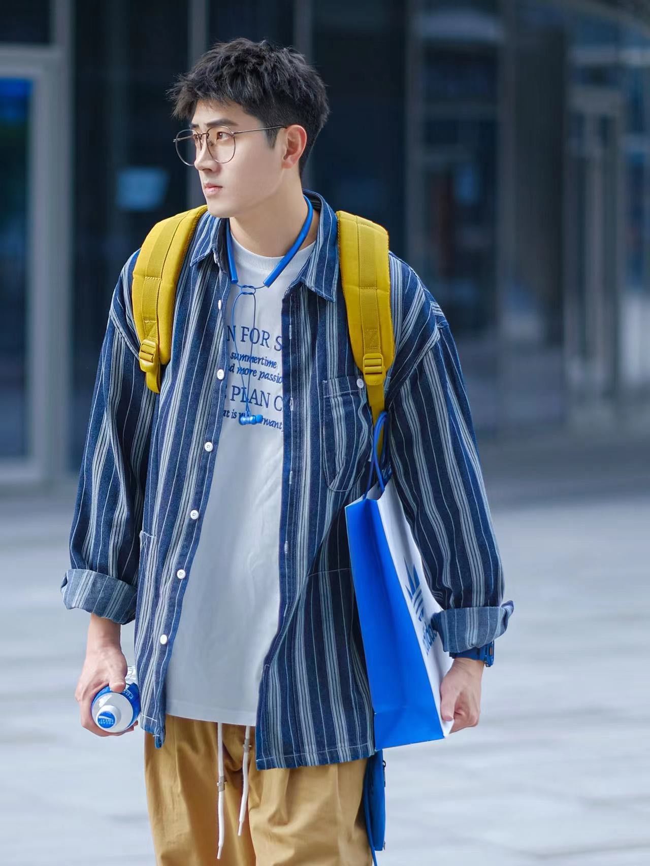 97大学生ootd|"蓝黄"撞色少年感穿搭930778