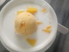 芒果西米露-黄师奶甜品店