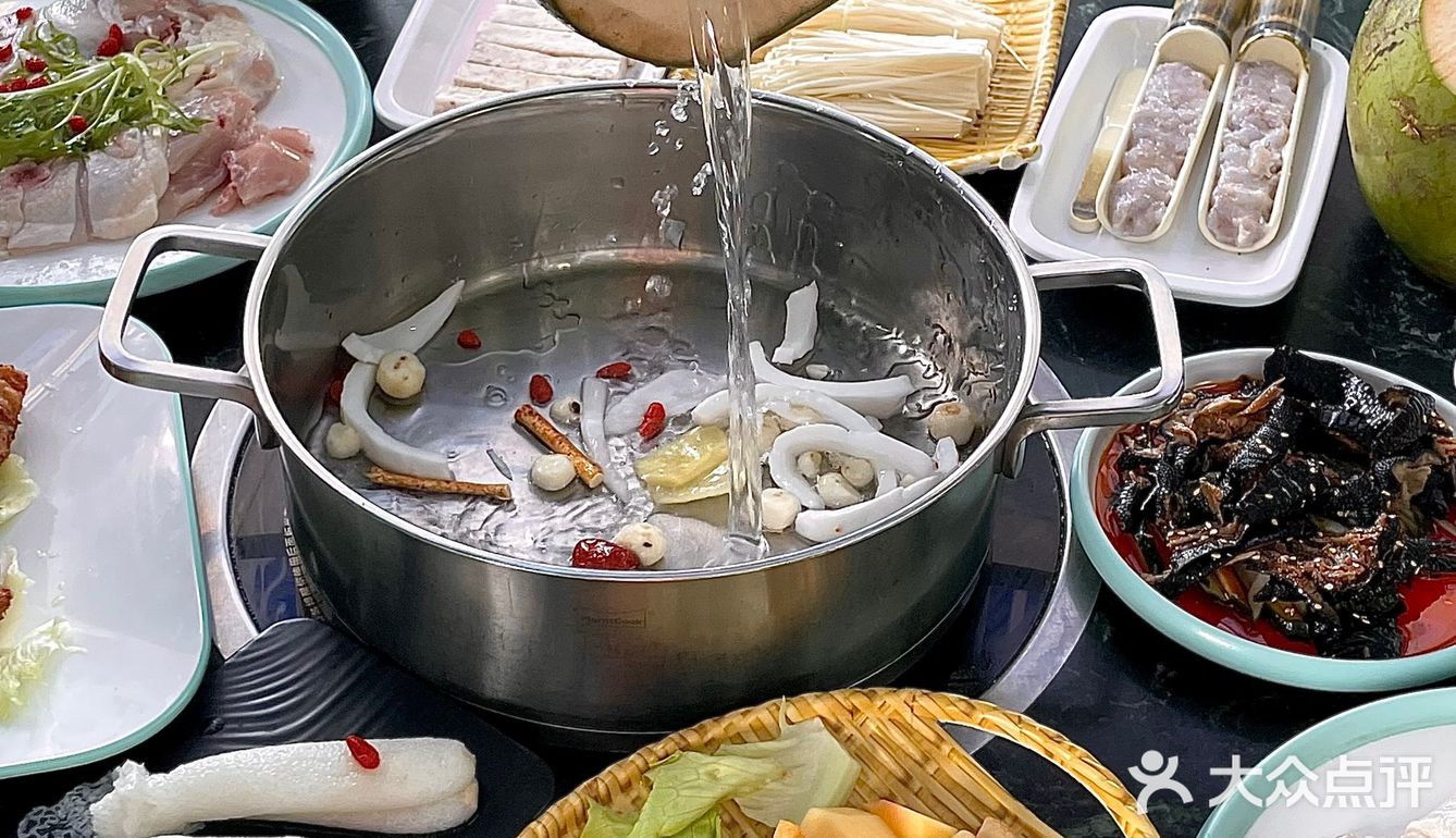 超爱，吃了椰子鸡才感觉真的来三亚了！ 椰子鸡