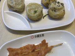 -小杨生煎(金山百联购物中心3楼店)