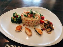 -Chom Cafe and Restaurant