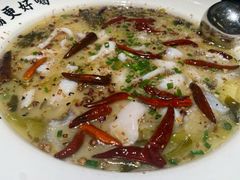 -江渔儿酸菜鱼·拔草餐厅(虎门君乐汇店)