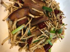 -黔蘑菇四季餐厅(观山湖店)