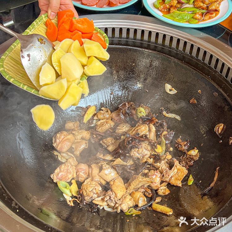 不用去东北!广州也有正宗铁锅炖吃❗️