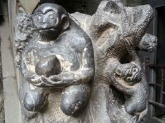 楼梯前石雕-山西王家大院