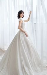 -拉瑞娜LaReine婚纱礼服高级定制