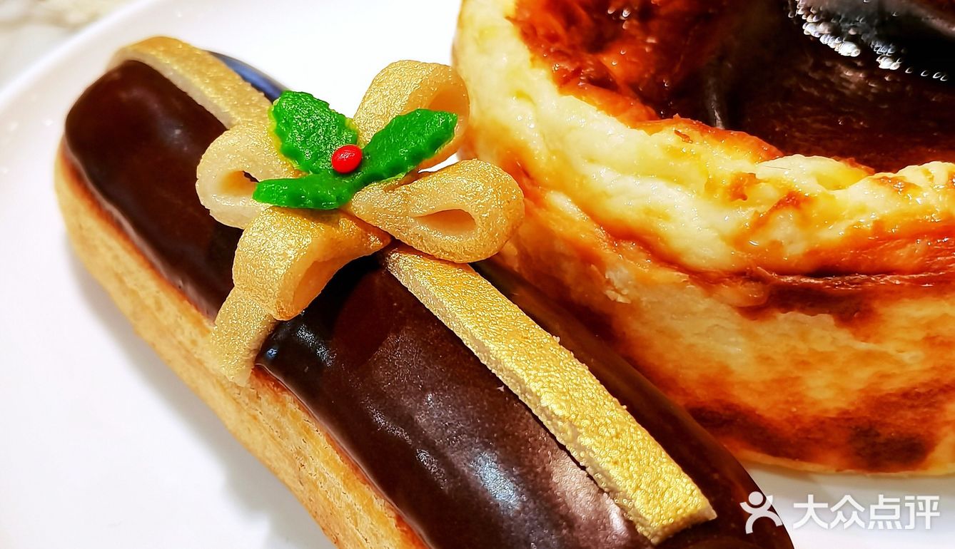 圣诞送巧克力已经OUT了，你女朋友抗拒不了的闪电泡芙礼盒