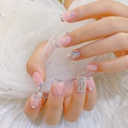 -七彩虹美甲美睫 半永久