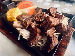 -穹六人间 people 6(岳阳路店)