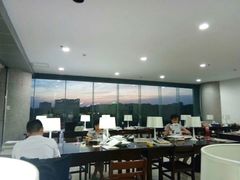-湖北经济学院-图书馆