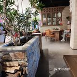 第一次喝藏茶，有点像沱茶，第一次吃藏区点心，感觉就像米花糖