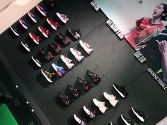 -YONEX苗江运动城(源深店)