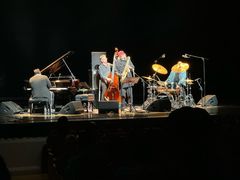 -交通银行前滩31演艺中心