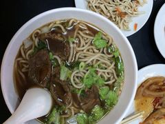 -六合夜市