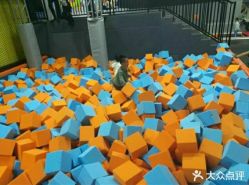 -蹦贝运动中心·蹦床·攀岩·闯关(龙岗店)