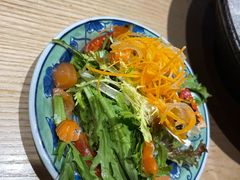 枝鲁海鲜沙拉-枝魯枝魯自助料理
