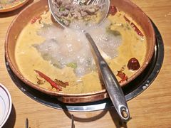 -洱火云南酸菜牛肉火锅(石景山当代商城店)