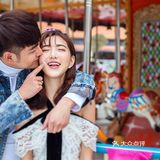 游乐场拍摄情侣写真也是不错的选择哦