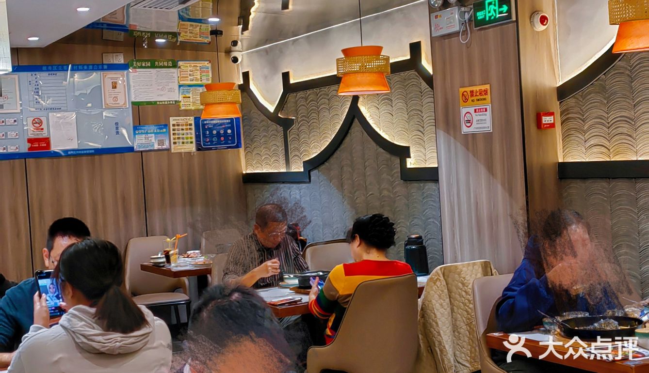 那一锅热气腾腾的啫啫煲令人再三回味