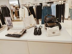-URBAN REVIVO(七宝领展广场店)