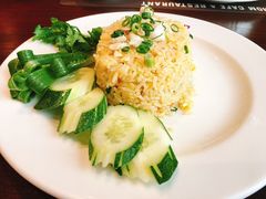 -Chom Cafe and Restaurant