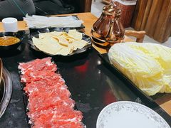 -果松木炭酸菜铜火锅·外婆参鸡汤