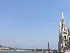 -多瑙河畔鞋履雕塑