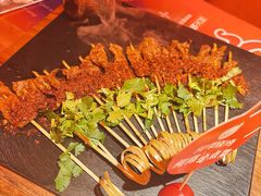 鲜椒烤吊龙牛肉-何师烧烤·小龙虾·江湖川菜·精酿啤酒(中铁西城店)