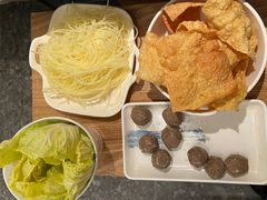 -三人行骨头王火锅(长寿店)