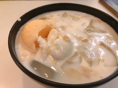 -志龙皇冠吃货椰子铺