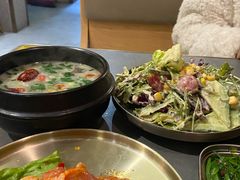 -围炉肉舍•炭烤活鳗•丹东海鲜烤肉(步行街店)