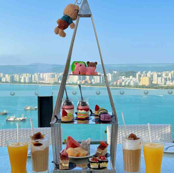 凤凰岛度假酒店天空酒廊-"楼顶风很大 就是看看夜景 聊聊天还可以的.