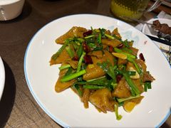-东口码头·烧鸽子·鱼头泡饼·地方菜(金鹰悦城店)