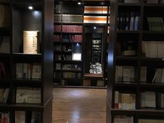 -钟书阁(松江泰晤士小镇店)