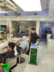 -镁连社·美联社