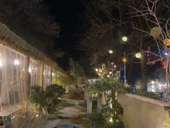 -悟空山宿陨石私汤温泉酒店(神舟大道地铁站店)