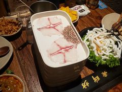 -老牌坊云南鱼豆花火锅(爱建店)
