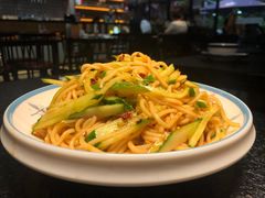 金牌凉面-三妹小龙虾·黄油蟹(华侨城总店)