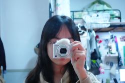 -镁连社·美联社
