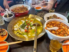 -川流不息·地道川菜·小龙虾(松东路店)