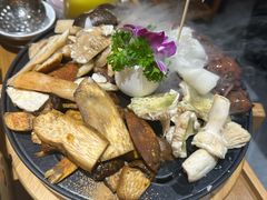 -一朵菌·野生菌探索家火锅(南亚店)
