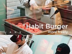 -The Habit Burger Grill 哈比特汉堡(爱琴海店)